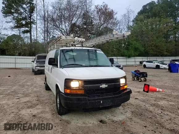 2010 Chevrolet Express Cargo z VIN 1GCZGFBG7A1138291, wystawiony jako Copart lot #51048385 z przebiegiem 217 024 mil mil oraz Szkoda całkowita • Salvage title. Historia ofert i sprzedaży dostępna na DreamBid. Obrazek 11.