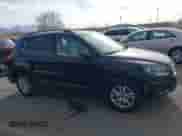 2017 Volkswagen Tiguan S с VIN WVGAV7AX1HW507472, выставлен на аукционе IAAI как лот 41083968 с пробегом 73 238 миль миль и . История ставок и продаж доступна на DreamBid. Изображение 13.