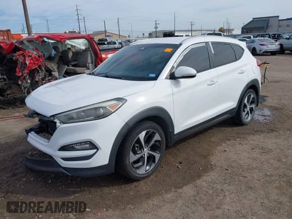 2016 Hyundai Tucson Sport z VIN KM8J33A2XGU030795, wystawiony jako IAAI lot #41469203 z przebiegiem 117 417 mil mil oraz . Historia ofert i sprzedaży dostępna na DreamBid. Obrazek 17.