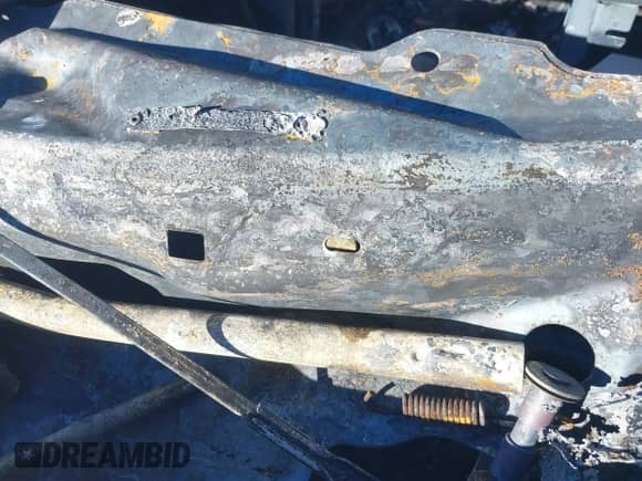 2005 Dodge 2500 SLT z VIN 3D7KS28C45G721055, wystawiony jako IAAI lot #41356713 z przebiegiem Nie podano mil oraz . Historia ofert i sprzedaży dostępna na DreamBid. Obrazek 9.