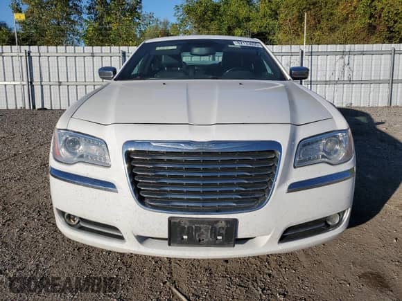 2012 Chrysler 300 Limited z VIN 2C3CCACGXCH307327, wystawiony jako Copart lot #82133095 z przebiegiem 226 977 mil mil oraz Szkoda całkowita • Salvage title. Historia ofert i sprzedaży dostępna na DreamBid. Obrazek 5.