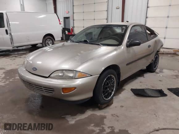 1999 Chevrolet Cavalier z VIN 1G1JC1241X7204981, wystawiony jako IAAI lot #41598495 z przebiegiem Nie podano mil oraz . Historia ofert i sprzedaży dostępna na DreamBid. Obrazek 2.