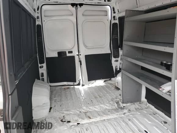 2024 Ram ProMaster Cargo Tradesman z VIN 3C6LRVDG2RE102161, wystawiony jako Copart lot #60659895 z przebiegiem 32 041 mil mil oraz Szkoda całkowita • Salvage title. Historia ofert i sprzedaży dostępna na DreamBid. Obrazek 10.