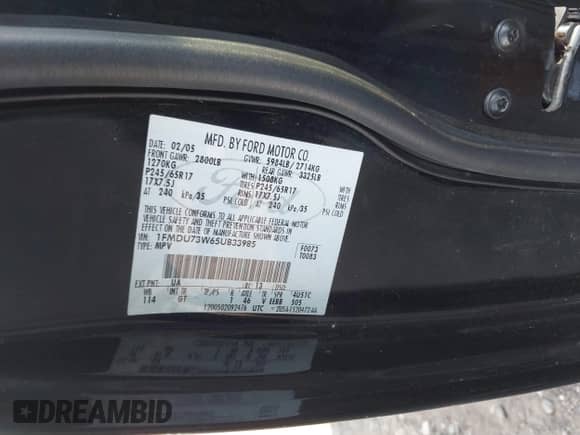 2005 Ford Explorer XLT z VIN 1FMDU73W65UB33985, wystawiony jako IAAI lot #42823475 z przebiegiem Nie podano mil oraz . Historia ofert i sprzedaży dostępna na DreamBid. Obrazek 9.