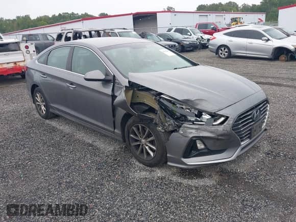 2019 Hyundai Sonata SE с VIN 5NPE24AF2KH765467, выставлен на аукционе IAAI как лот 43223898 с пробегом 217 195 миль миль и . История ставок и продаж доступна на DreamBid. Изображение 1.