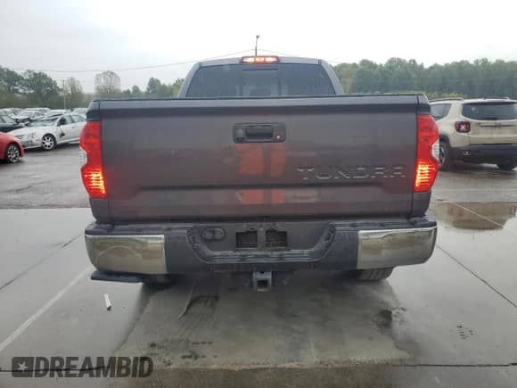 2015 Toyota Tundra SR z VIN 5TFUW5F11FX420220, wystawiony jako Copart lot #82267395 z przebiegiem 29 982 mil mil oraz Szkoda całkowita • Salvage title. Historia ofert i sprzedaży dostępna na DreamBid. Obrazek 6.