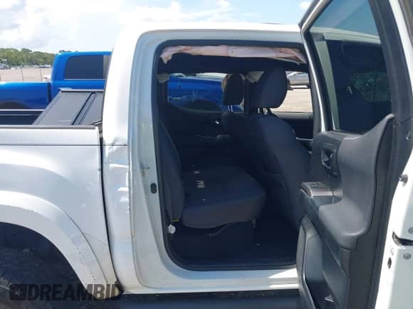 2017 Toyota Tacoma SR5 с VIN 5TFCZ5ANXHX082879, выставлен на аукционе IAAI как лот 42868022 с пробегом 114 120 миль миль и . История ставок и продаж доступна на DreamBid. Изображение 8.