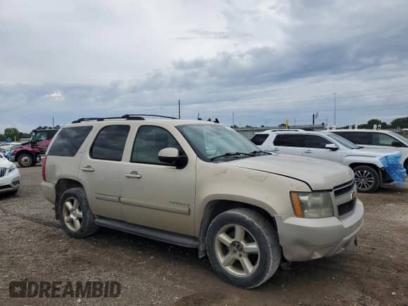 2007 Chevrolet Tahoe LT z VIN 1GNFK13007R188117, wystawiony jako Copart lot #81261905 z przebiegiem Nie podano mil oraz Czysty tytuł • Clean title. Historia ofert i sprzedaży dostępna na DreamBid. Obrazek 4.