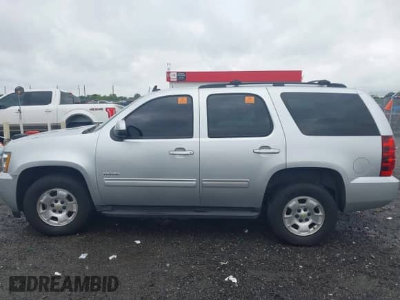2012 Chevrolet Tahoe LS с VIN 1GNSCAE02CR308972, выставлен на аукционе IAAI как лот 42495520 с пробегом 205 295 миль миль и . История ставок и продаж доступна на DreamBid. Изображение 14.