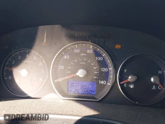 2011 Hyundai Santa Fe SE с VIN 5XYZH4AG4BG045166, выставлен на аукционе IAAI как лот 43058627 с пробегом 267 350 миль миль и . История ставок и продаж доступна на DreamBid. Изображение 7.