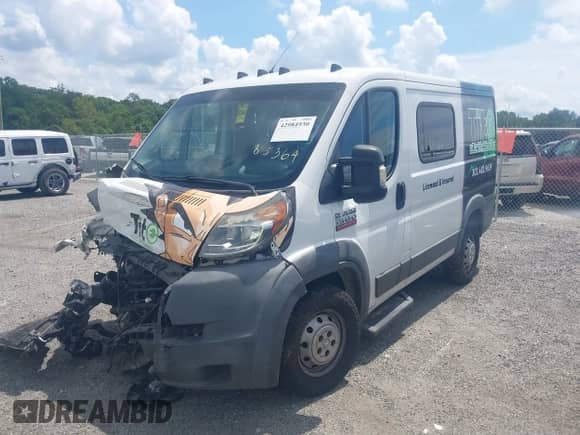 2015 Ram ProMaster Cargo z VIN 3C6TRVNG0FE520146, wystawiony jako IAAI lot #42984930 z przebiegiem Nie podano mil oraz . Historia ofert i sprzedaży dostępna na DreamBid. Obrazek 17.