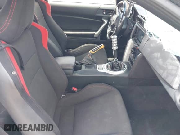 2016 Scion FR-S z VIN JF1ZNAA1XG9707527, wystawiony jako IAAI lot #42446688 z przebiegiem 82 531 mil mil oraz . Historia ofert i sprzedaży dostępna na DreamBid. Obrazek 5.