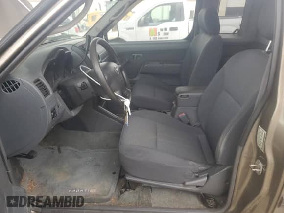 2002 Nissan Frontier XE z VIN 1N6DD26S72C333966, wystawiony jako Copart lot #81813545 z przebiegiem 105 827 mil mil oraz Szkoda całkowita • Salvage title. Historia ofert i sprzedaży dostępna na DreamBid. Obrazek 7.