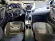 2013 Hyundai Elantra GLS z VIN KMHDH4AE7DU941855, wystawiony jako Copart lot #86056775 z przebiegiem 208 749 mil mil oraz Czysty tytuł • Clean title. Historia ofert i sprzedaży dostępna na DreamBid. Obrazek 8.