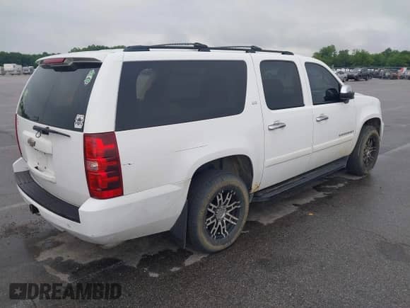 2008 Chevrolet Suburban LTZ с VIN 3GNFK16Y68G177903, выставлен на аукционе IAAI как лот 42358810 с пробегом 261 322 миль миль и . История ставок и продаж доступна на DreamBid. Изображение 4.