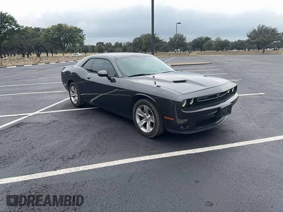 2021 Dodge Challenger SXT z VIN 2C3CDZAG2MH627290, wystawiony jako Copart lot #90298955 z przebiegiem 72 280 mil mil oraz Szkoda całkowita • Salvage title. Historia ofert i sprzedaży dostępna na DreamBid. Obrazek 1.