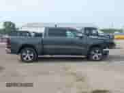 2021 Ram 1500 Laramie z VIN 1C6SRFJT3MN538900, wystawiony jako IAAI lot #42924937 z przebiegiem 28 946 mil mil oraz . Historia ofert i sprzedaży dostępna na DreamBid. Obrazek 14.