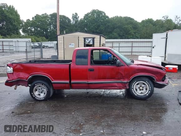 1995 Chevrolet S-10 LS z VIN 1GCCS19Z7S8160363, wystawiony jako IAAI lot #42789220 z przebiegiem 454 199 mil mil oraz . Historia ofert i sprzedaży dostępna na DreamBid. Obrazek 12.