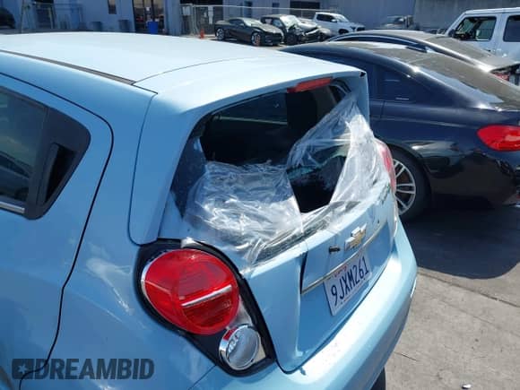 2016 Chevrolet Spark LT z VIN KL8CK6S05GC592892, wystawiony jako IAAI lot #42412167 z przebiegiem 66 939 mil mil oraz . Historia ofert i sprzedaży dostępna na DreamBid. Obrazek 6.