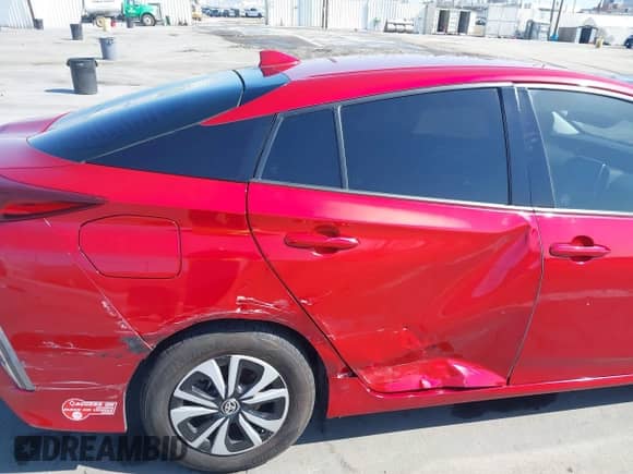 2018 Toyota Prius Plus z VIN JTDKARFP7J3075941, wystawiony jako IAAI lot #43061890 z przebiegiem 117 714 mil mil oraz . Historia ofert i sprzedaży dostępna na DreamBid. Obrazek 6.