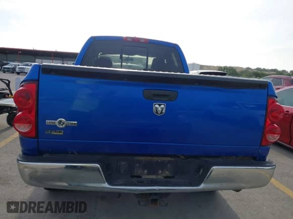 2008 Dodge 1500 ST z VIN 1D7HA18N08J167718, wystawiony jako IAAI lot #42449649 z przebiegiem 180 556 mil mil oraz . Historia ofert i sprzedaży dostępna na DreamBid. Obrazek 16.