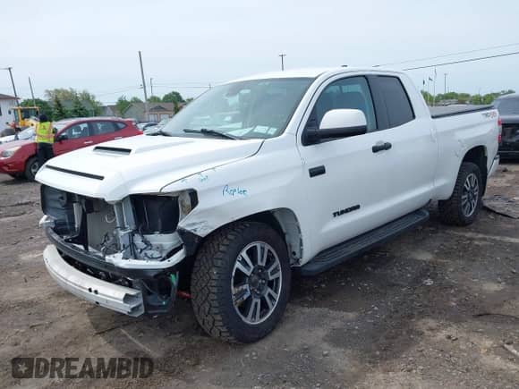 2020 Toyota Tundra SR с VIN 5TFUY5F14LX872278, выставлен на аукционе IAAI как лот 42355094 с пробегом 105 358 миль миль и . История ставок и продаж доступна на DreamBid. Изображение 18.