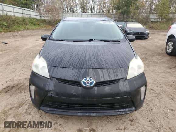 2014 Toyota Prius Two with VIN JTDKN3DUXE1742142, listed as a Copart auction lot 90444285 with 258,335 mi miles and Clean title. Bid and sale history available at DreamBid. Image 5.
