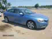 2015 Volvo S60 T5 Drive-E Platinum с VIN YV126MFMXF1345977, выставлен на аукционе Copart как лот 62184635 с пробегом 65 341 миль миль и Списание • Salvage title. История ставок и продаж доступна на DreamBid. Изображение 4.