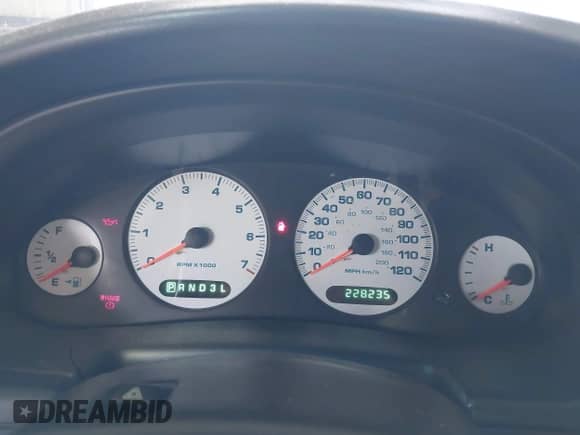 2002 Dodge Intrepid SE z VIN 2B3HD46R82H236688, wystawiony jako IAAI lot #43001435 z przebiegiem 228 235 mil mil oraz . Historia ofert i sprzedaży dostępna na DreamBid. Obrazek 7.