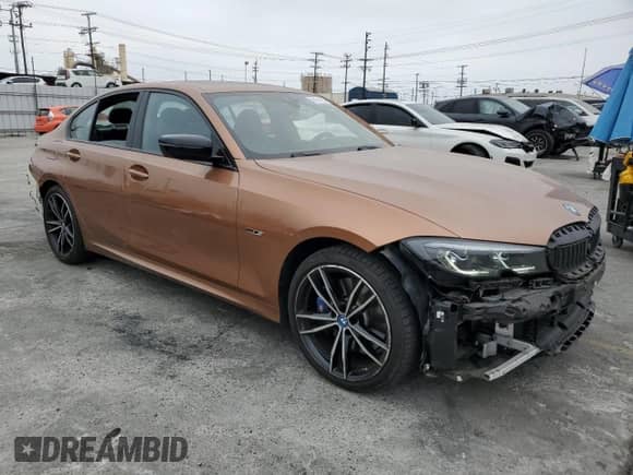 2022 BMW 3 Series 330e xDrive z VIN WBA5P9C05NFM75095, wystawiony jako Copart lot #68733985 z przebiegiem 13 462 mil mil oraz Szkoda całkowita • Salvage title. Historia ofert i sprzedaży dostępna na DreamBid. Obrazek 4.