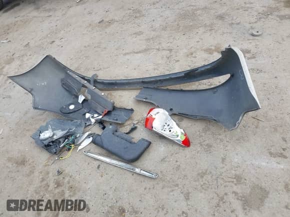 2009 Hyundai Elantra SE z VIN KMHDU46D99U662300, wystawiony jako IAAI lot #42839675 z przebiegiem 118 975 mil mil oraz . Historia ofert i sprzedaży dostępna na DreamBid. Obrazek 12.