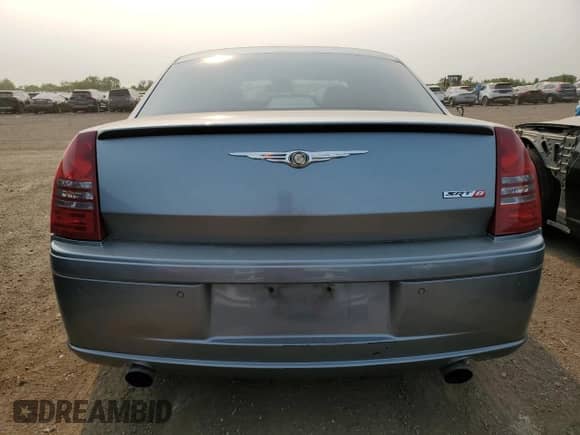 2006 Chrysler 300 C SRT-8 z VIN 2C3LA73W66H426657, wystawiony jako Copart lot #59043365 z przebiegiem 159 188 mil mil oraz Szkoda całkowita • Salvage title. Historia ofert i sprzedaży dostępna na DreamBid. Obrazek 6.