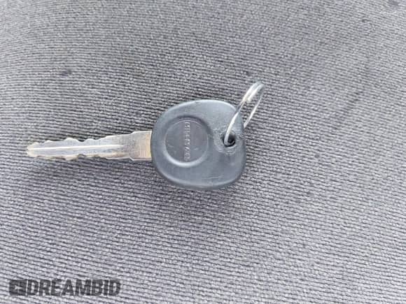 2005 Chevrolet Silverado 1500 LT with VIN 2GCEK13T651358419, listed as a IAAI auction lot 42073531 with 120,233 mi miles and . Bid and sale history available at DreamBid. Image 11.