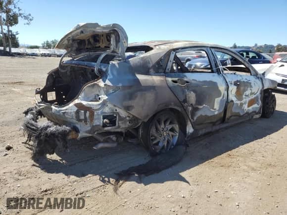 2024 Hyundai Elantra Blue z VIN KMHLM4DJ5RU113018, wystawiony jako Copart lot #69423375 z przebiegiem Nie podano mil oraz Nie do naprawy • Non repairable. Historia ofert i sprzedaży dostępna na DreamBid. Obrazek 3.