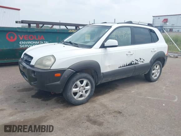 2005 Hyundai Tucson GLS с VIN KM8JN12D75U051504, выставлен на аукционе IAAI как лот 42904319 с пробегом 200 542 миль миль и . История ставок и продаж доступна на DreamBid. Изображение 2.