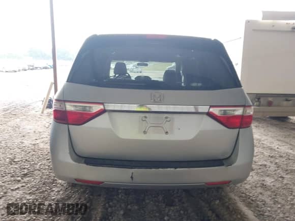 2012 Honda Odyssey EX с VIN 5FNRL5H47CB036907, выставлен на аукционе IAAI как лот 43261868 с пробегом 317 000 миль миль и . История ставок и продаж доступна на DreamBid. Изображение 16.