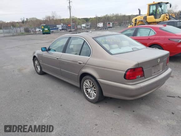 2002 BMW 5 Series 530i с VIN WBADT63472CH86312, выставлен на аукционе IAAI как лот 41922231 с пробегом 128 905 миль миль и . История ставок и продаж доступна на DreamBid. Изображение 3.