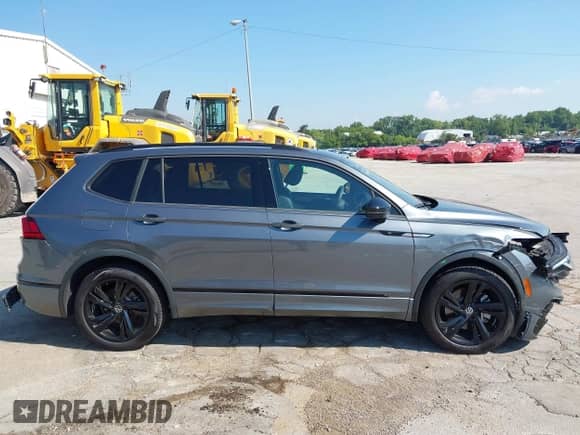 2024 Volkswagen Tiguan SE R-Line Black с VIN 3VV8B7AX9RM099771, выставлен на аукционе IAAI как лот 42948635 с пробегом 11 985 миль миль и . История ставок и продаж доступна на DreamBid. Изображение 14.