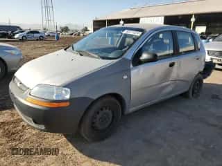 2008 Chevrolet Aveo LS z VIN KL1TD66668B080704, wystawiony jako Copart lot #83371524 z przebiegiem 123 804 mil mil oraz Szkoda całkowita • Salvage title. Historia ofert i sprzedaży dostępna na DreamBid. Obrazek 1.