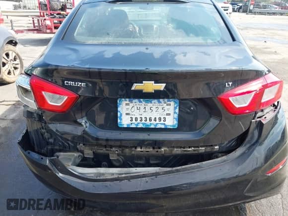 2018 Chevrolet Cruze LT с VIN 1G1BE5SM9J7215806, выставлен на аукционе IAAI как лот 42943866 с пробегом 118 203 миль миль и . История ставок и продаж доступна на DreamBid. Изображение 21.