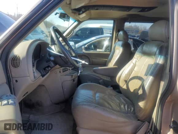 2002 Chevrolet Astro с VIN 1GNDM19X82B141148, выставлен на аукционе Copart как лот 83783494 с пробегом 210 345 миль миль и На запчасти • Non repairable. История ставок и продаж доступна на DreamBid. Изображение 7.