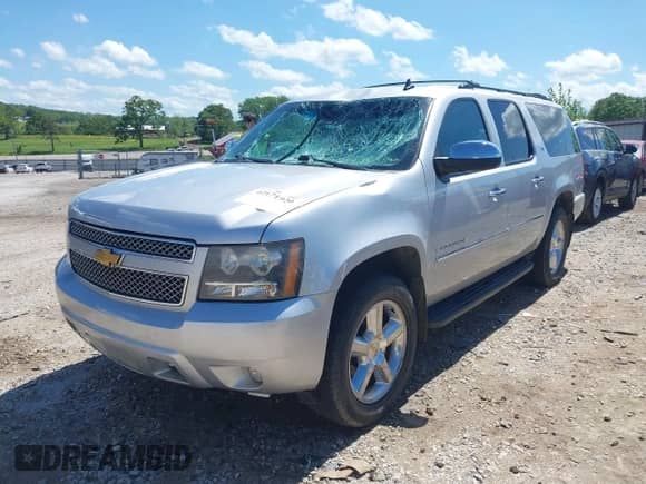 2014 Chevrolet Suburban LTZ с VIN 1GNSKKE7XER140250, выставлен на аукционе IAAI как лот 42171920 с пробегом 247 164 миль миль и . История ставок и продаж доступна на DreamBid. Изображение 2.