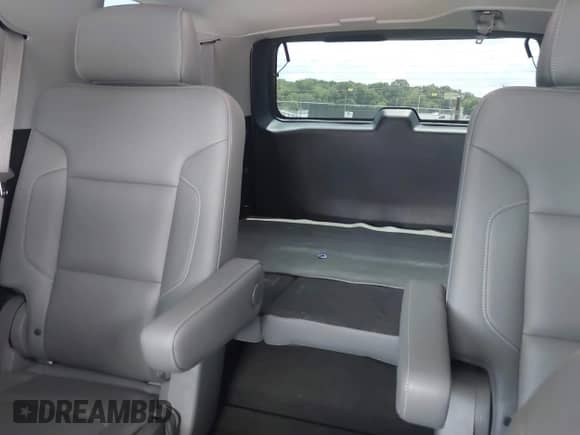 2016 Chevrolet Tahoe LT z VIN 1GNSCBKC2GR410752, wystawiony jako IAAI lot #42638570 z przebiegiem 150 179 mil mil oraz . Historia ofert i sprzedaży dostępna na DreamBid. Obrazek 22.