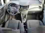 2018 Chevrolet Trax LS с VIN 3GNCJKSB5JL364169, выставлен на аукционе Copart как лот 90254475 с пробегом 37 009 миль миль и Списание • Salvage title. История ставок и продаж доступна на DreamBid. Изображение 8.