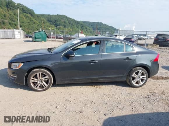2015 Volvo S60 T5 Premier с VIN YV1612TK3F2363609, выставлен на аукционе IAAI как лот 42878515 с пробегом 85 058 миль миль и . История ставок и продаж доступна на DreamBid. Изображение 14.