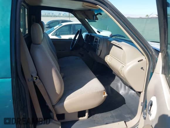 1998 Chevrolet Silverado 1500 с VIN 1GCEC14W4WZ113052, выставлен на аукционе IAAI как лот 43529729 с пробегом 262 702 миль миль и . История ставок и продаж доступна на DreamBid. Изображение 5.