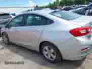 2017 Chevrolet Cruze LS z VIN 3G1BC5SM9HS573750, wystawiony jako IAAI lot #42623267 z przebiegiem 109 583 mil mil oraz . Historia ofert i sprzedaży dostępna na DreamBid. Obrazek 13.