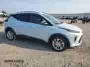 2022 Chevrolet Bolt EUV LT с VIN 1G1FY6S09N4119113, выставлен на аукционе Copart как лот 67189575 с пробегом 27 289 миль миль и Списание • Salvage title. История ставок и продаж доступна на DreamBid. Изображение 4.