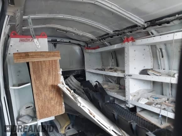 2013 Chevrolet Express Cargo z VIN 1GCWGGBA9D1163007, wystawiony jako IAAI lot #42438809 z przebiegiem Nie podano mil oraz . Historia ofert i sprzedaży dostępna na DreamBid. Obrazek 8.