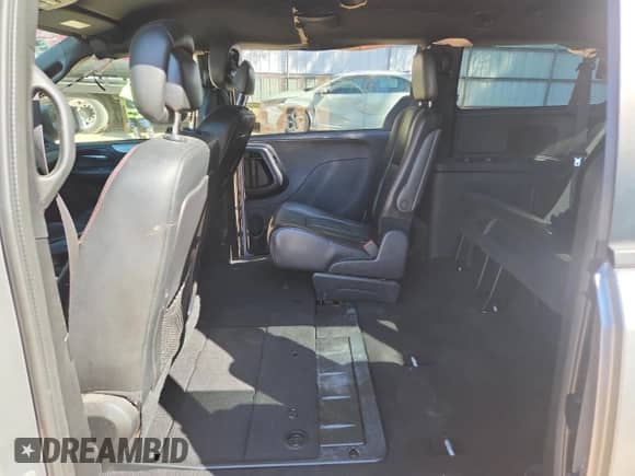 2016 Dodge Grand Caravan R/T with VIN 2C4RDGEG1GR249918, listed as a Copart auction lot 80090145 with 117,874 mi miles and Salvage title. Bid and sale history available at DreamBid. Image 11.